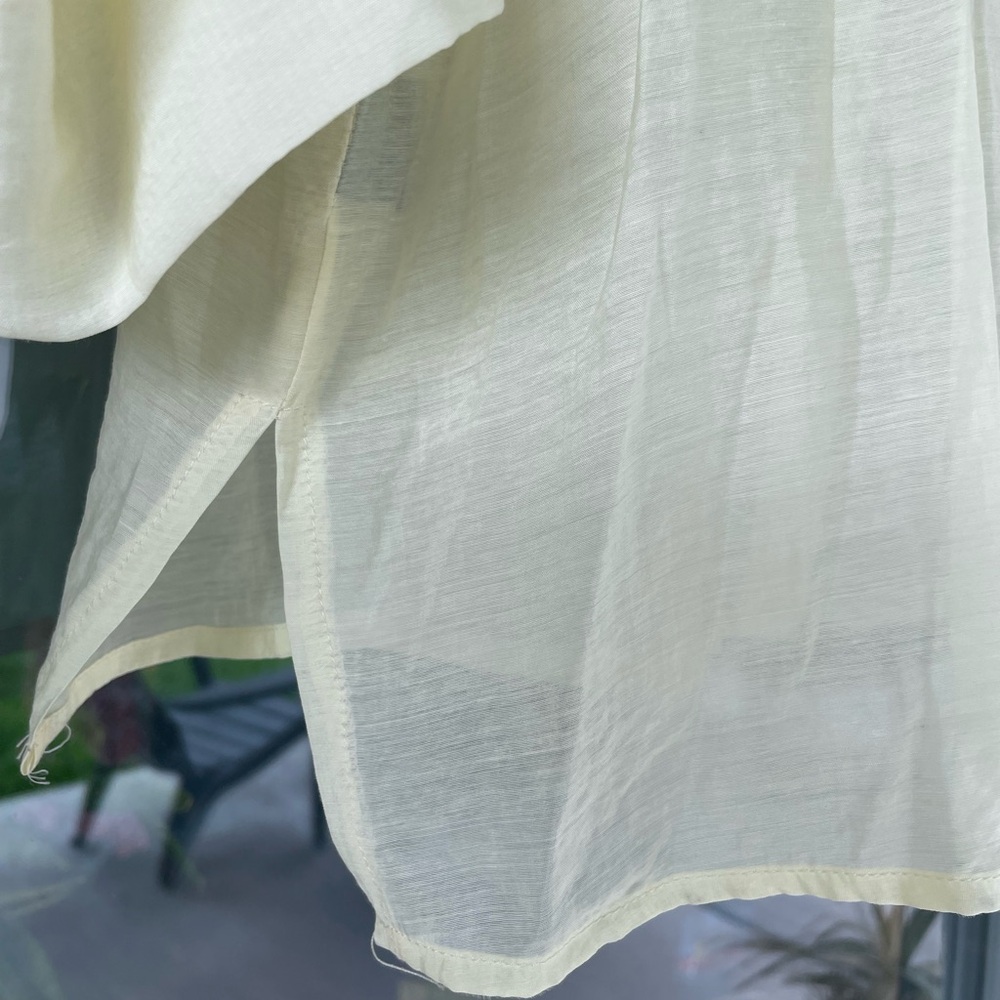 POL BOHO Top. Baby Yellow. Sheer. Small NWOT. Oversized. Flowy Seashell buttons. - Picture 4 of 10